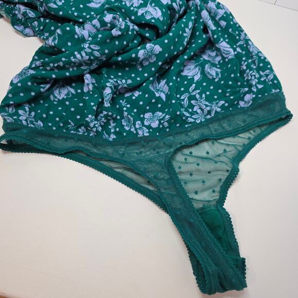 FreePeople Intimately SzM Green Polka-dot Floral Extra Wide BellSleeve top FLAW! - Picture 14 of 14